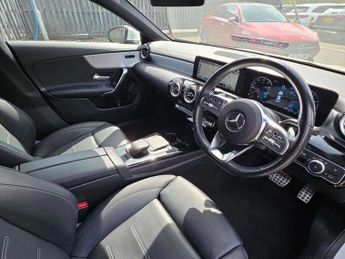 MERCEDES-BENZ CLA Cla 200 Amg Line Premium 4Dr Tip Auto