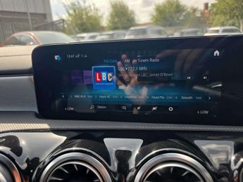 MERCEDES-BENZ CLA Cla 200 Amg Line Premium 4Dr Tip Auto