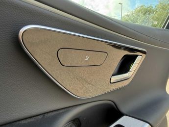 MERCEDES-BENZ E CLASS E220D Urban Edition 5Dr 9G-Tronic