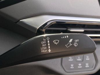 VOLKSWAGEN ID.5 Pro 77Kwh Style Suv 5Dr Electric Auto (174 Ps)