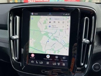 VOLVO XC40 2.0 B3P Plus Dark 5Dr Auto