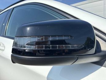 MERCEDES-BENZ GLA Gla 220D 4Matic Amg Line Premium 5Dr Auto