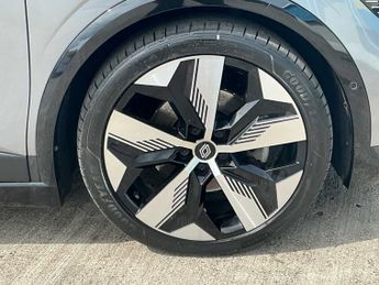 RENAULT MEGANE E-TECH Ev60 160Kw Techno+ 60Kwh Optimum Charge 5Dr Auto