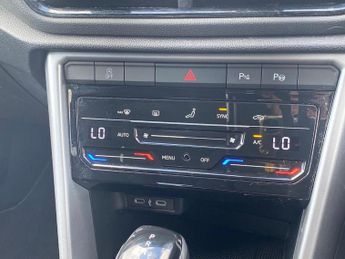 VOLKSWAGEN T-ROC 1.5 Tsi Match Suv 5Dr Petrol Dsg Euro 6 (S/S) (150 Ps)