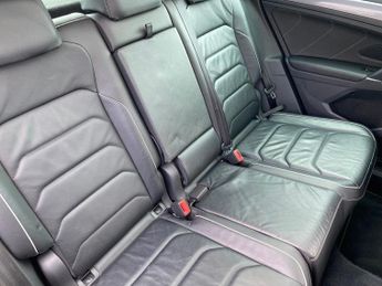 VOLKSWAGEN TIGUAN 2.0 Tdi R-Line Suv 5Dr Diesel Dsg 4Motion Euro 6 (S/S) (190 Ps)