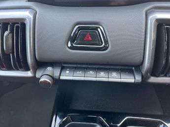 TOYOTA URBAN CRUISER 61Kwh Design Suv 5Dr Electric Auto (174 Ps)