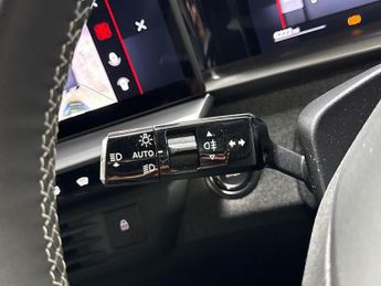 VAUXHALL GRANDLAND 1.2 Hybrid [136] Ultimate 5Dr E-Dct6 [Fixed Roof]