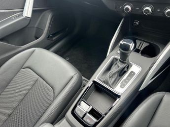 AUDI Q2 1.5 Tfsi Cod 35 S Line Suv 5Dr Petrol S Tronic Euro 6 (S/S) (150
