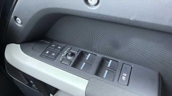 LAND ROVER DEFENDER 3.0 D250 X-Dynamic Se 110 5Dr Auto