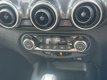 NISSAN JUKE 1.6 Hybrid Tekna 5Dr Auto