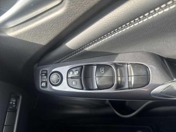 NISSAN JUKE 1.6 Hybrid Tekna 5Dr Auto