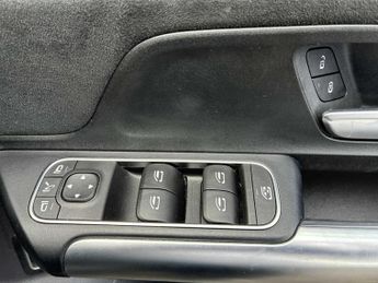 MERCEDES-BENZ GLA Gla 200 Amg Line Premium 5Dr Auto