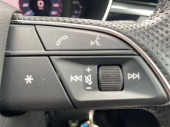 AUDI Q3 1.5 Tfsi Cod 35 S Line Suv 5Dr Petrol S Tronic Euro 6 (S/S) (150