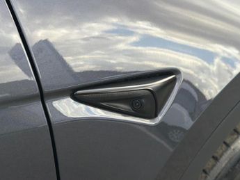 TESLA MODEL Y (Dual Motor) Long Range Suv 5Dr Electric Auto 4Wde (384 Bhp)