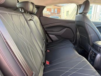 FORD MUSTANG MACH-E Standard Range 70Kwh Suv 5Dr Electric Automatic (269 Ps)