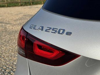 MERCEDES-BENZ GLA Gla 250E Amg Line Executive 5Dr Auto