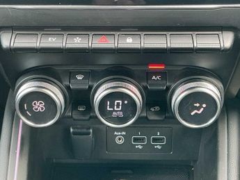 RENAULT CLIO 1.6 E-Tech Hybrid 140 Rs Line 5Dr Auto
