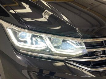 VOLKSWAGEN TIGUAN 2.0 Tdi R-Line Suv 5Dr Diesel Dsg 4Motion Euro 6 (S/S) (150 Ps)
