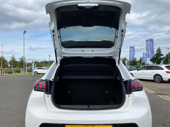 PEUGEOT 208 1.2 Puretech 130 Allure Premium + 5Dr Eat8