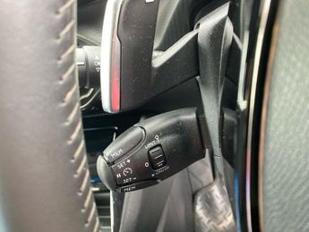PEUGEOT 208 1.2 Puretech 130 Allure Premium + 5Dr Eat8