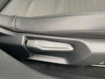 PEUGEOT 208 1.2 Puretech 130 Allure Premium + 5Dr Eat8