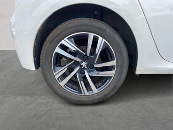 PEUGEOT 208 1.2 Puretech 130 Allure Premium + 5Dr Eat8