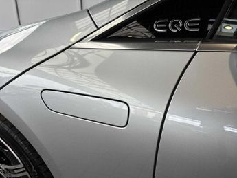 MERCEDES-BENZ EQE Eqe 350+ 215Kw Amg Line Edition 96Kwh 4Dr Auto