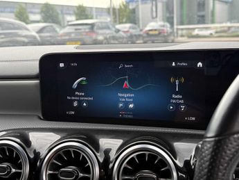 MERCEDES-BENZ CLA Cla 200 Amg Line Premium 4Dr Tip Auto