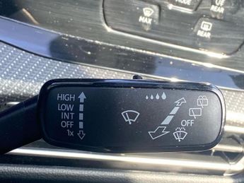 VOLKSWAGEN GOLF 1.5 Etsi 150 R-Line 5Dr Dsg