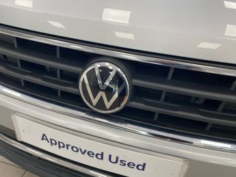 VOLKSWAGEN TIGUAN 1.5 Tsi Life Suv 5Dr Petrol Dsg Euro 6 (S/S) (150 Ps)