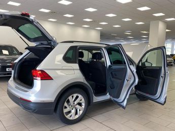 VOLKSWAGEN TIGUAN 1.5 Tsi Life Suv 5Dr Petrol Dsg Euro 6 (S/S) (150 Ps)