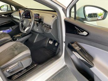 VOLKSWAGEN ID.5 Pro 77Kwh Style Suv 5Dr Electric Auto (174 Ps)