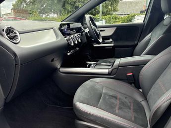 MERCEDES-BENZ GLA Gla 220D 4Matic Amg Line Executive 5Dr Auto