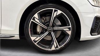 AUDI A4 2.0 Tfsi 40 Black Edition Estate 5Dr Petrol S Tronic Euro 6 (S/S