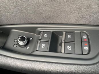 AUDI A4 2.0 Tfsi 40 S Line Saloon 4Dr Petrol S Tronic Euro 6 (S/S) (204 