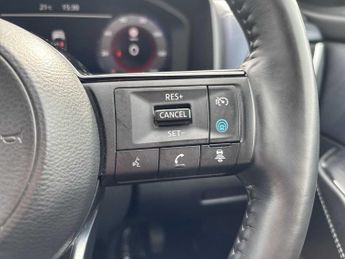 NISSAN QASHQAI 1.3 Dig-T Mh Tekna 5Dr