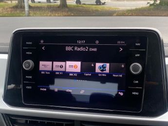 VOLKSWAGEN T-ROC 1.5 Tsi Life Suv 5Dr Petrol Dsg Euro 6 (S/S) (150 Ps)
