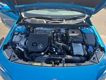MERCEDES-BENZ CLA Cla 180 Sport Executive 5Dr Tip Auto