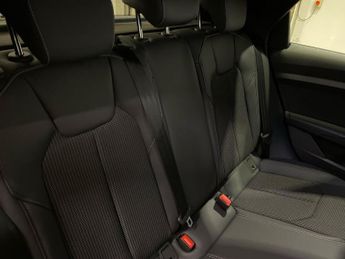 AUDI A1 1.0 Tfsi 30 S Line Sportback 5Dr Petrol S Tronic Euro 6 (S/S) (1