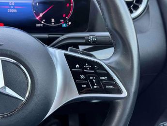 MERCEDES-BENZ GLA Gla 200D Sport Executive 5Dr Auto