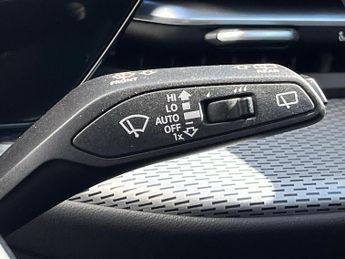 AUDI Q5 2.0 Tdi Quattro S Line 5Dr S Tronic [Sound+Vision]