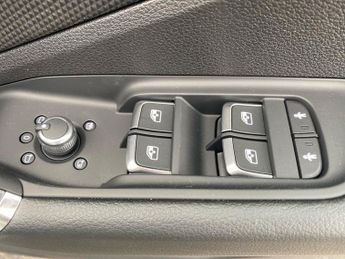 AUDI Q2 1.5 Tfsi Cod 35 S Line Suv 5Dr Petrol S Tronic Euro 6 (S/S) (150