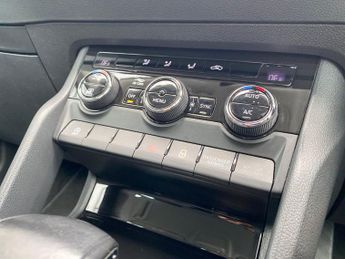 SKODA KAROQ 1.5 Tsi Se Drive 5Dr Dsg