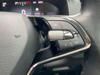 SKODA KAROQ 1.5 Tsi Se Drive 5Dr Dsg