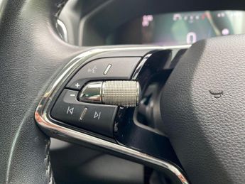 SKODA KAROQ 1.5 Tsi Se Drive 5Dr Dsg