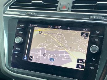 VOLKSWAGEN TIGUAN 1.5 Tsi 150 R-Line 5Dr Dsg