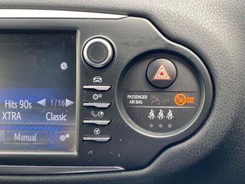 TOYOTA YARIS 1.5 Hybrid Gr-Sport 5Dr Cvt