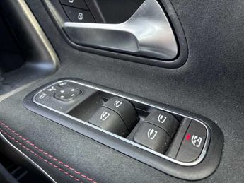 MERCEDES-BENZ CLA Cla 180 Amg Line Premium 4Dr Tip Auto