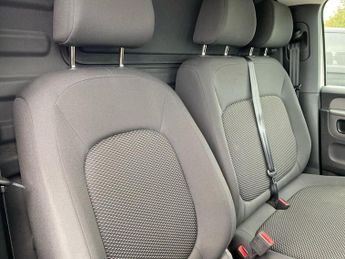 VOLKSWAGEN ID. BUZZ 150Kw Commerce 77Kwh Auto