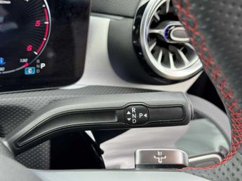 MERCEDES-BENZ CLA Cla 220D Amg Line Executive 5Dr Tip Auto
